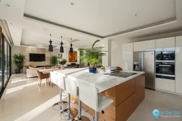 6 bedroom House for Sale in Nueva Andalucía-44627