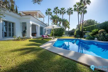 4 bedroom House for Sale in Sierra Blanca-44659