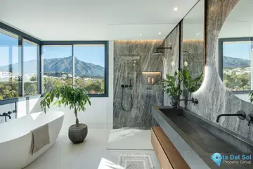 5 bedroom House for Sale in Nueva Andalucía-44699