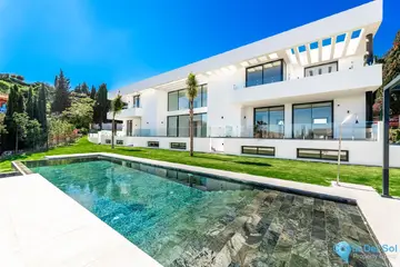 6 bedroom House for Sale in Benahavís