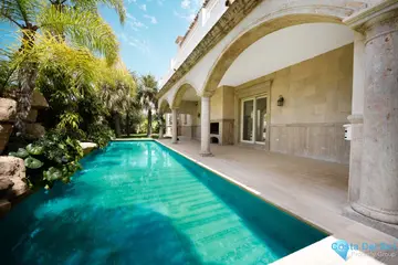 4 bedroom House for Sale in Marbella-44900
