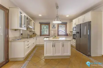 6 bedroom House for Sale in Nueva Andalucía-44911