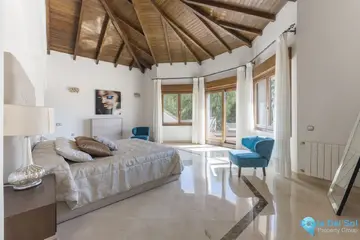 6 bedroom House for Sale in Nueva Andalucía-44914