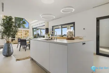 4 bedroom House for Sale in The Golden Mile-44958