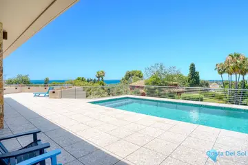 5 bedroom House for Sale in Elviria-45060
