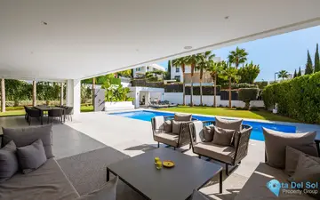 7 bedroom House for Sale in Nueva Andalucía-45151