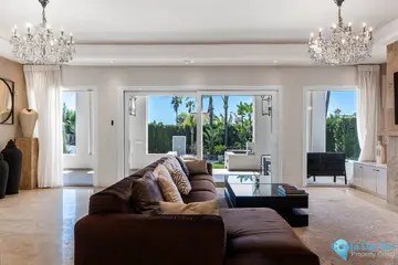 6 bedroom House for Sale in Nueva Andalucía-45262