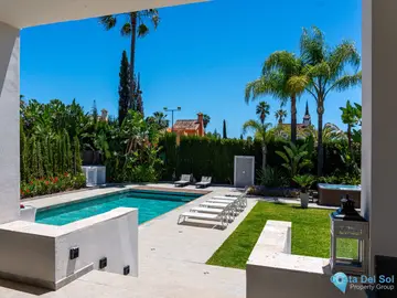 6 bedroom House for Sale in Nueva Andalucía-45266