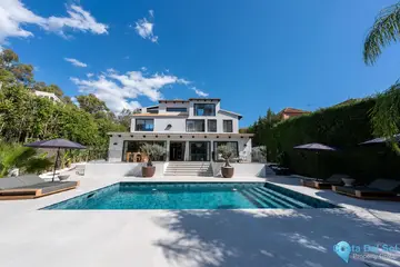 5 bedroom House for Sale in Nueva Andalucía
