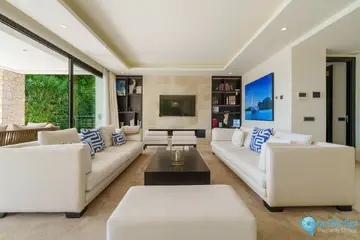 6 bedroom House for Sale in Nueva Andalucía-45311