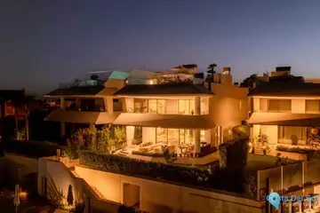 4 bedroom House for Sale in Nueva Andalucía