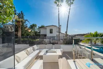 5 bedroom House for Sale in Nueva Andalucía-45366