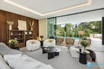 5 bedroom House for Sale in Nueva Andalucía-45393