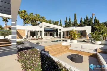 6 bedroom House for Sale in Nueva Andalucía-45486