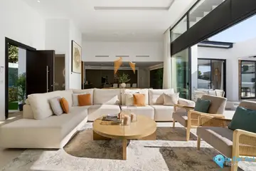 6 bedroom House for Sale in Nueva Andalucía-45490