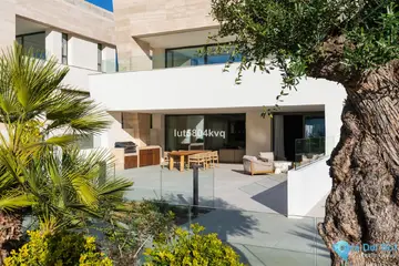 4 bedroom Apartment for Sale in The Golden Mile-45739