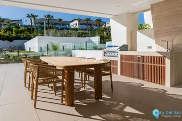 4 bedroom Apartment for Sale in The Golden Mile-45745