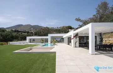 5 bedroom House for Sale in Benalmadena Costa