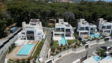 4 bedroom House for Sale in The Golden Mile-45777