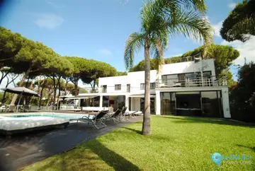 8 bedroom House for Sale in Cabopino-46018