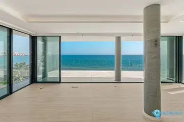 4 bedroom Apartment for Sale in Estepona-46054