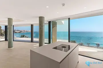 4 bedroom Apartment for Sale in Estepona-46056