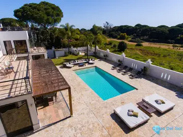 8 bedroom House for Sale in Artola-46088