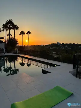 5 bedroom House for Sale in El Paraiso-46103