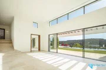 5 bedroom House for Sale in Casares-46170