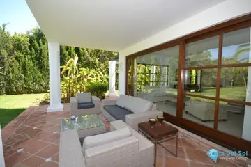 6 bedroom House for Sale in Guadalmina Baja-46273