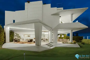 4 bedroom House for Sale in Nueva Andalucía-46305