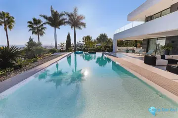 6 bedroom House for Sale in Los Flamingos-46330