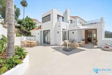 5 bedroom House for Sale in Nueva Andalucía-46356