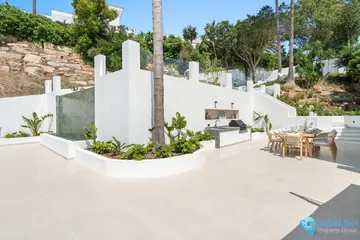 5 bedroom House for Sale in Nueva Andalucía-46366