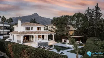 5 bedroom House for Sale in Nueva Andalucía