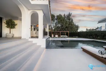 5 bedroom House for Sale in Nueva Andalucía-46377