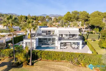 4 bedroom House for Sale in Los Monteros-46393