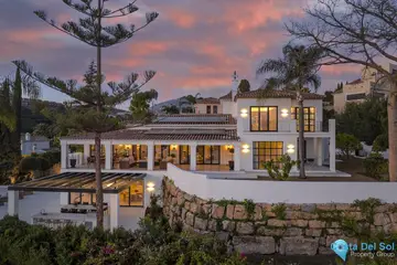 5 bedroom House for Sale in El Paraiso-46415