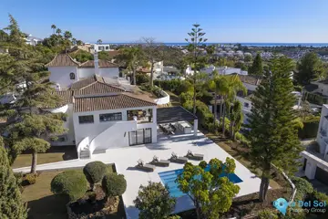 5 bedroom House for Sale in El Paraiso-46421
