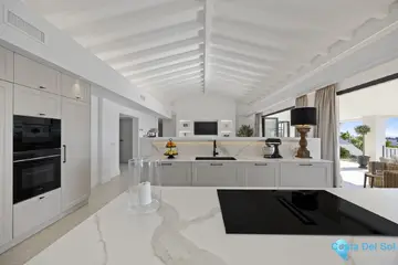 5 bedroom House for Sale in El Paraiso-46428