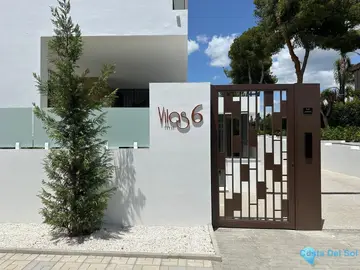 4 bedroom House for Sale in Nueva Andalucía-46580
