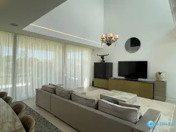 4 bedroom House for Sale in Nueva Andalucía-46590