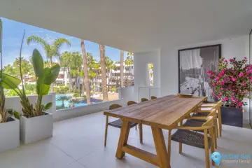 3 bedroom Apartment for Sale in The Golden Mile-46636