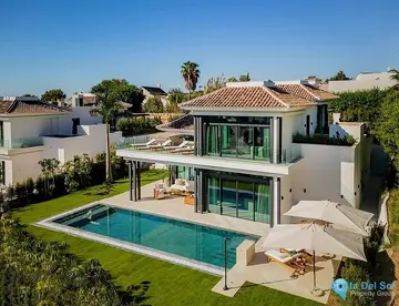 4 bedroom House for Sale in The Golden Mile-46847