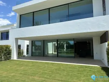 3 bedroom House for Sale in The Golden Mile-46930