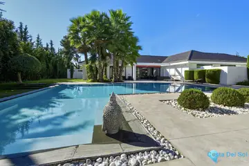 6 bedroom House for Sale in Guadalmina Baja-46973