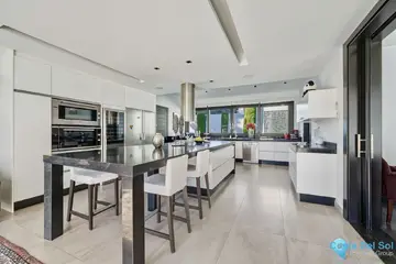 6 bedroom House for Sale in Guadalmina Baja-46974