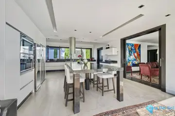 6 bedroom House for Sale in Guadalmina Baja-46981