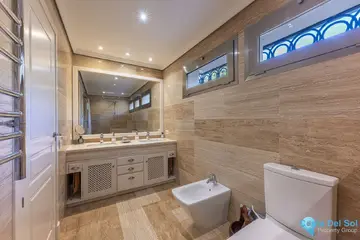 5 bedroom House for Sale in Marbella-46992