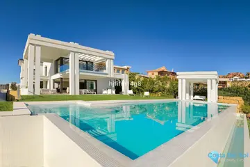5 bedroom House for Sale in Los Flamingos-47006